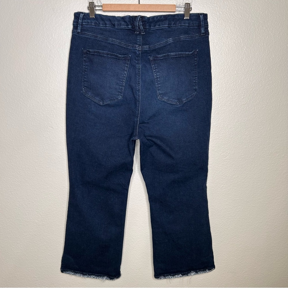 Good American Good Legs Crop Mini Boot jeans 18 - Picture 8 of 14